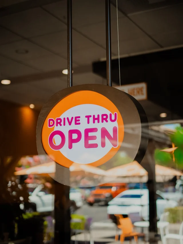 Need a sweet treat on the go? 🍦🚙

Come by one of our drive thru locations and treat yourself 😋