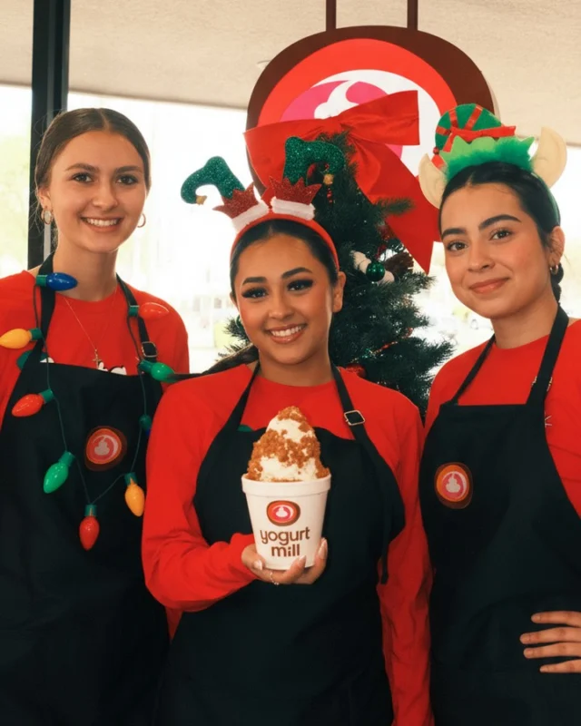 Biscoff Cookie Butter crumble on froyo 🤤 >>