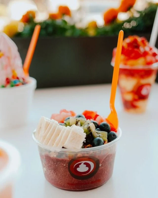 Pretty enough for a photo. Good enough to disappear in minutes. 🤭🫐🍓🥝🍌